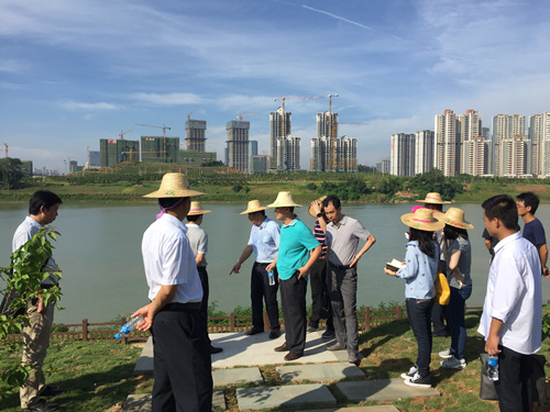 南寧市建寧水務(wù)投資集團(tuán)有限責(zé)任公司集團(tuán)董事長帶隊(duì)視察我公司邕江綜合整治和開發(fā)利用工程監(jiān)理工作